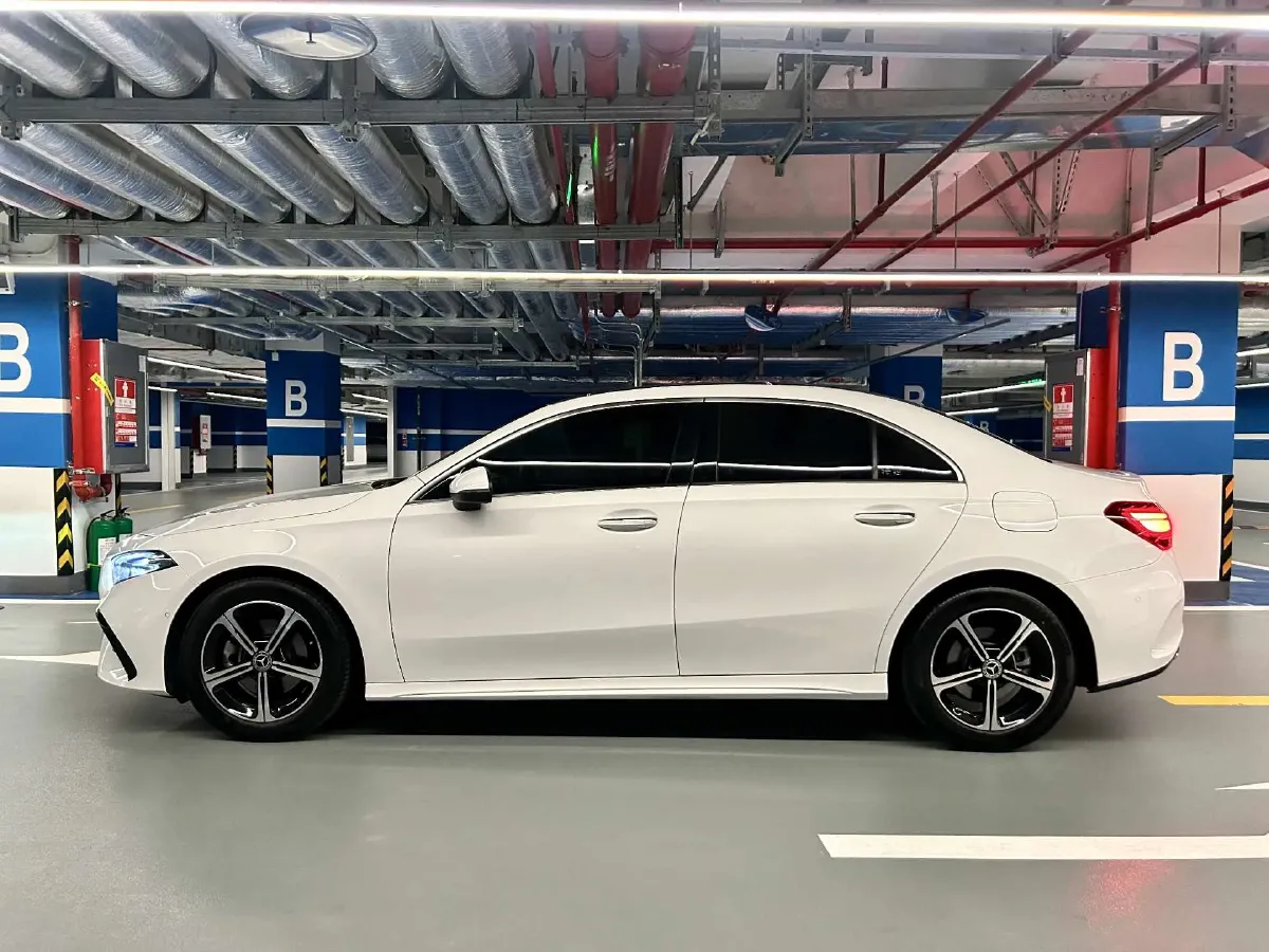 2023 Mercedes-Benz A Class 1.3T 163HP L4 7DCT,autocango,china used car exporter,china ev exporter,chinese used car exporter,chinese used ev exporter