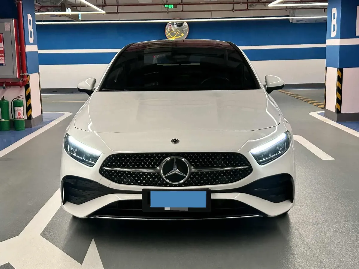 2023 Mercedes-Benz A Class 1.3T 163HP L4 7DCT,autocango,china used car exporter,china ev exporter,chinese used car exporter,chinese used ev exporter