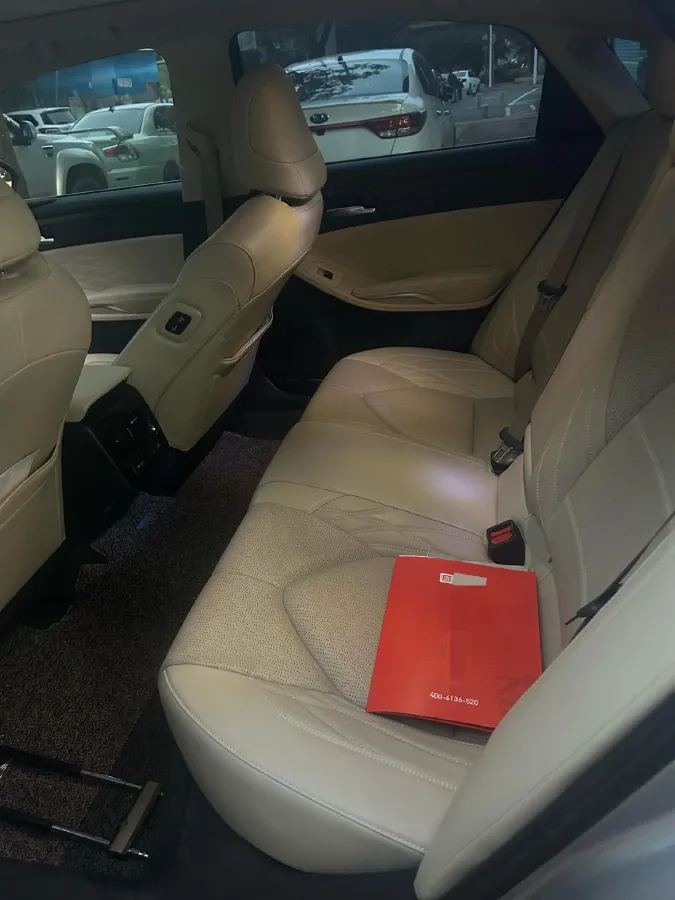 2022 Toyota Avalon 2.5L 209HP L4 8AT,autocango,china used car exporter,china ev exporter,chinese used car exporter,chinese used ev exporter