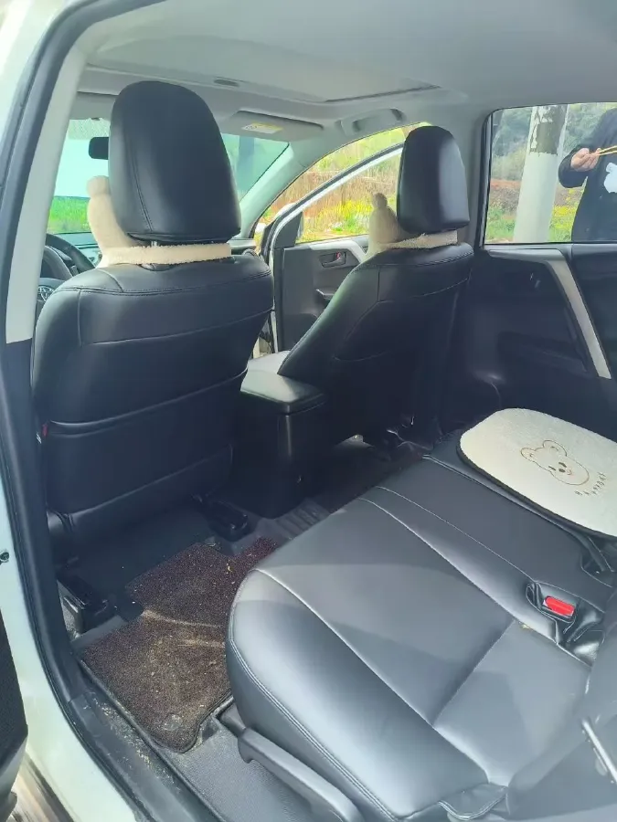 2018 Toyota RAV4 2.0L 151HP L4 CVT,autocango,china used car exporter,china ev exporter,chinese used car exporter,chinese used ev exporter