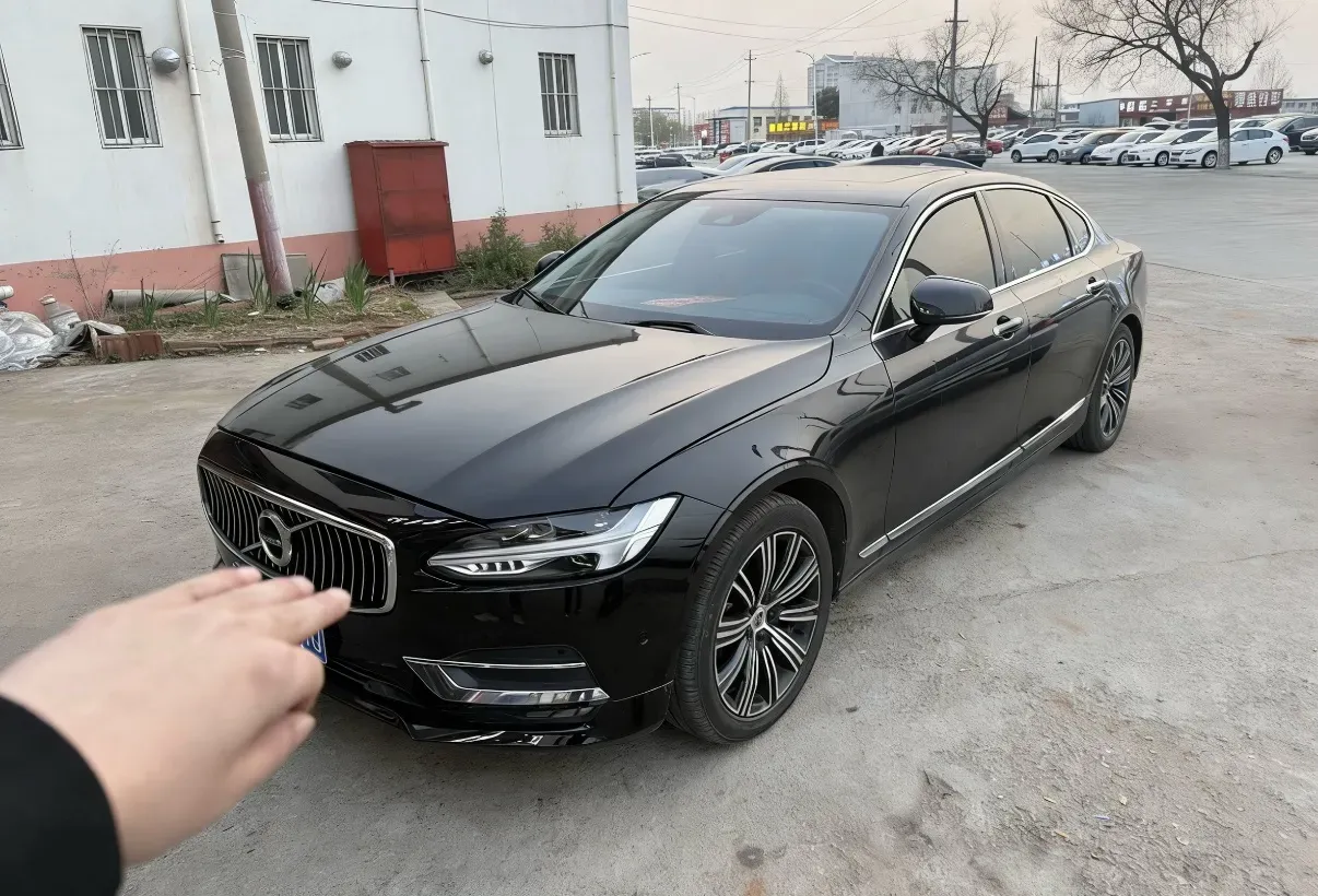 2020 Volvo S90 2.0T 254HP L4 8AT,autocango,china used car exporter,china ev exporter,chinese used car exporter,chinese used ev exporter
