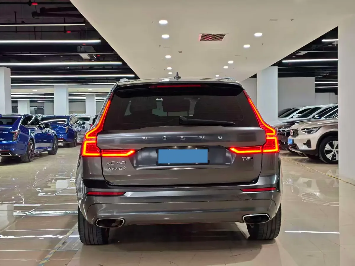 2018 Volvo XC60 2.0T 254HP L4 8AT,autocango,china used car exporter,china ev exporter,chinese used car exporter,chinese used ev exporter