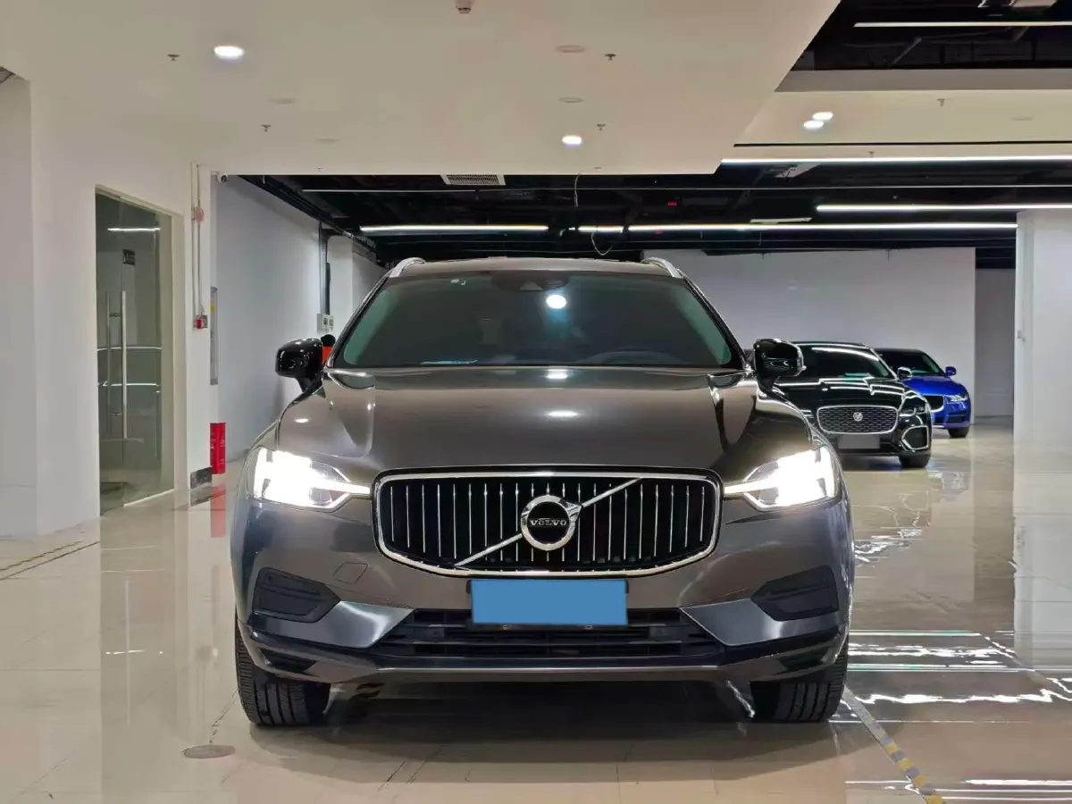 2018 Volvo XC60 2.0T 254HP L4 8AT,autocango,china used car exporter,china ev exporter,chinese used car exporter,chinese used ev exporter