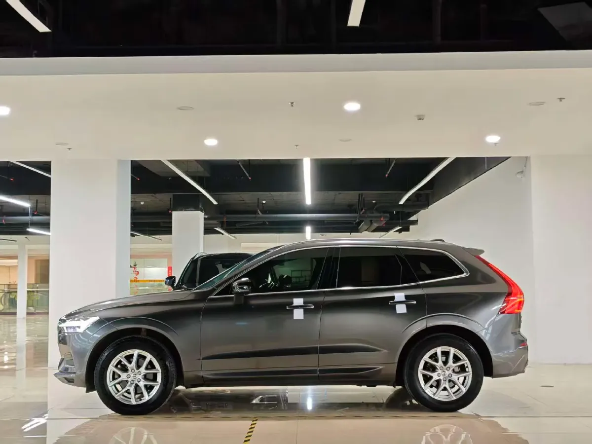 2018 Volvo XC60 2.0T 254HP L4 8AT,autocango,china used car exporter,china ev exporter,chinese used car exporter,chinese used ev exporter