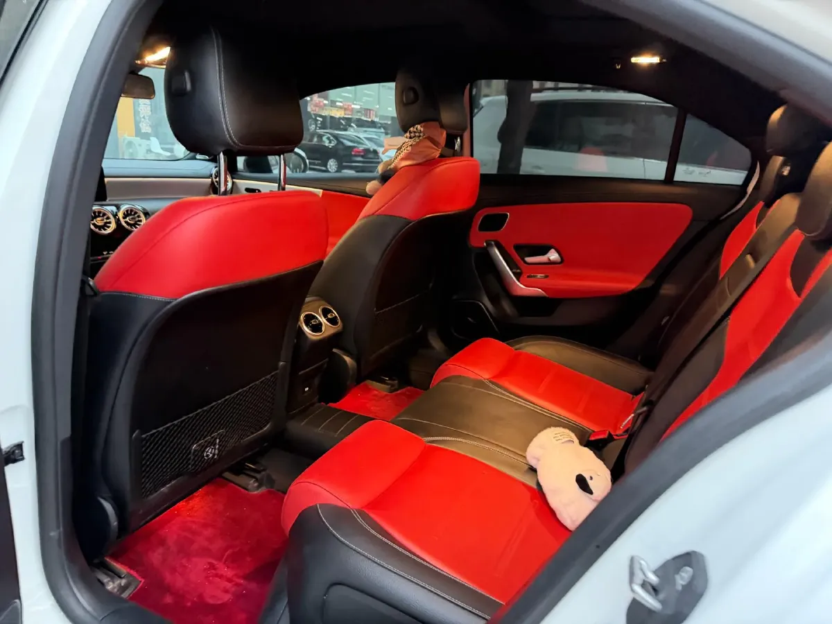 2024 Mercedes-Benz A AMG 2.0T 306HP L4 8DCT,autocango,china used car exporter,china ev exporter,chinese used car exporter,chinese used ev exporter