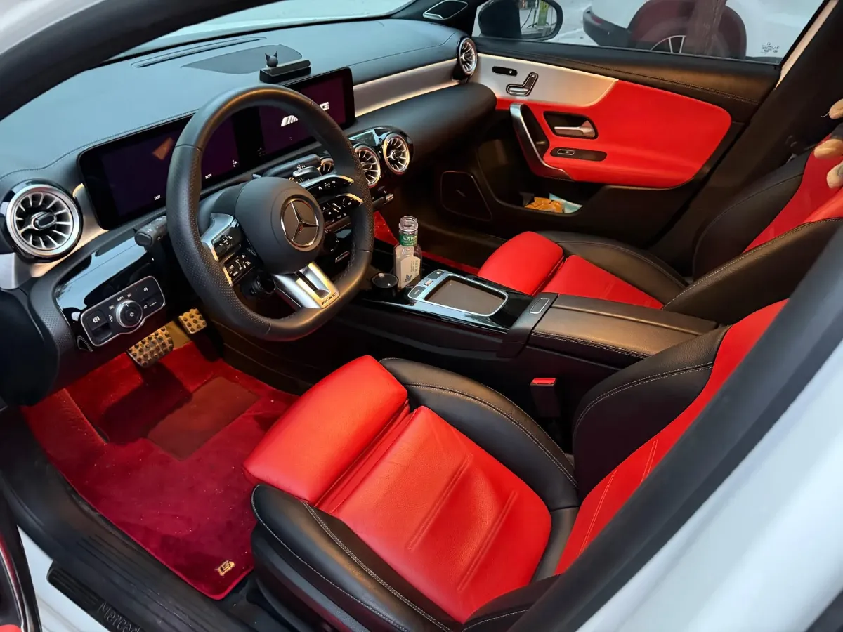 2024 Mercedes-Benz A AMG 2.0T 306HP L4 8DCT,autocango,china used car exporter,china ev exporter,chinese used car exporter,chinese used ev exporter