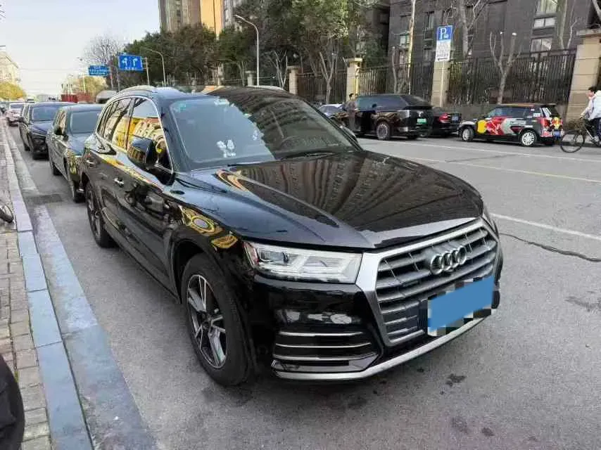 2020 Audi Q5L 2.0T 252HP L4 7DCT,autocango,china used car exporter,china ev exporter,chinese used car exporter,chinese used ev exporter