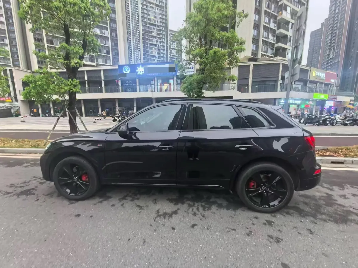 2022 Audi Q5L 2.0T 252HP L4 7DCT,autocango,china used car exporter,china ev exporter,chinese used car exporter,chinese used ev exporter