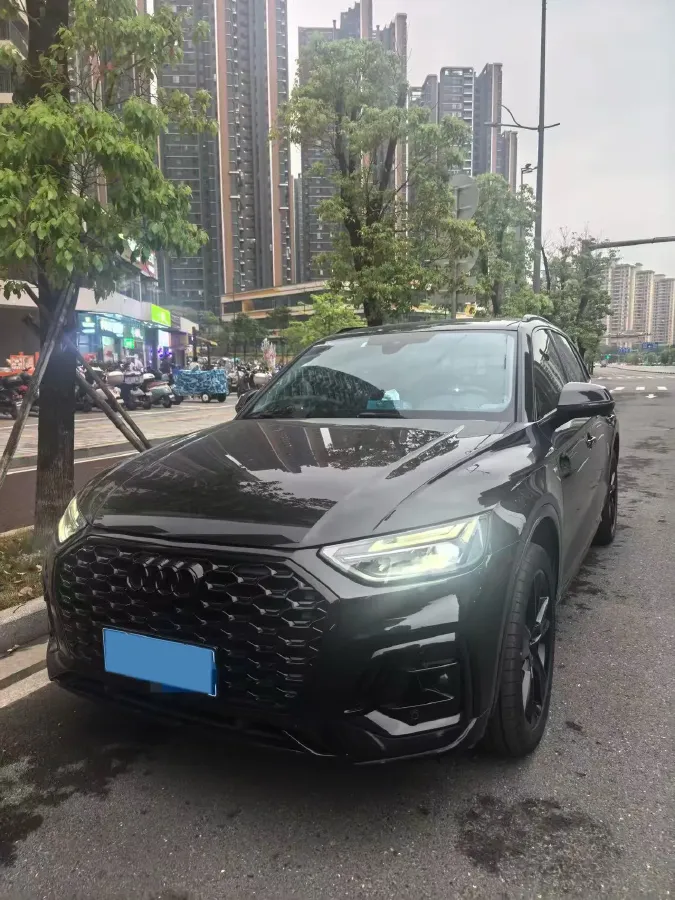 2022 Audi Q5L 2.0T 252HP L4 7DCT,autocango,china used car exporter,china ev exporter,chinese used car exporter,chinese used ev exporter