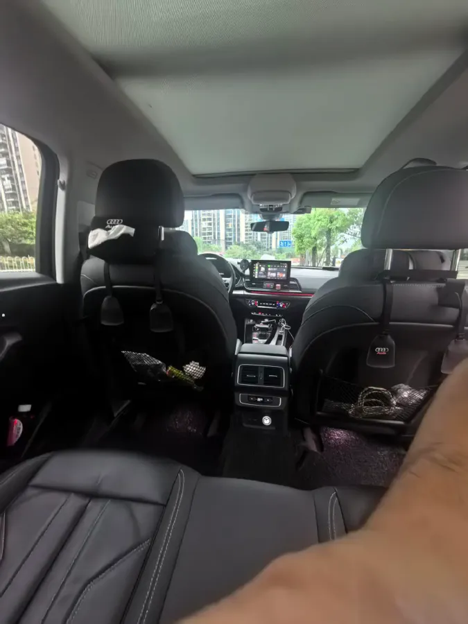 2022 Audi Q5L 2.0T 252HP L4 7DCT,autocango,china used car exporter,china ev exporter,chinese used car exporter,chinese used ev exporter