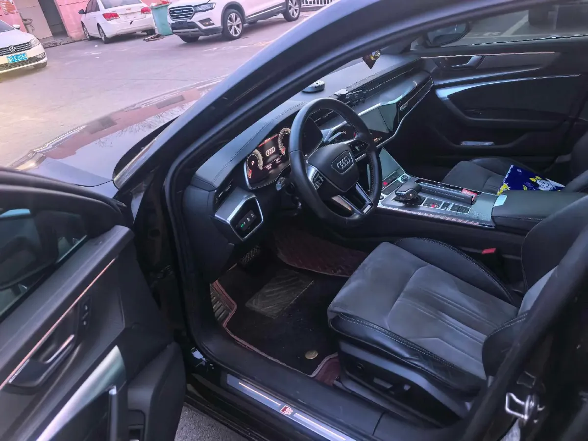 2021 Audi A6L 2.0T 224HP L4 7DCT,autocango,china used car exporter,china ev exporter,chinese used car exporter,chinese used ev exporter