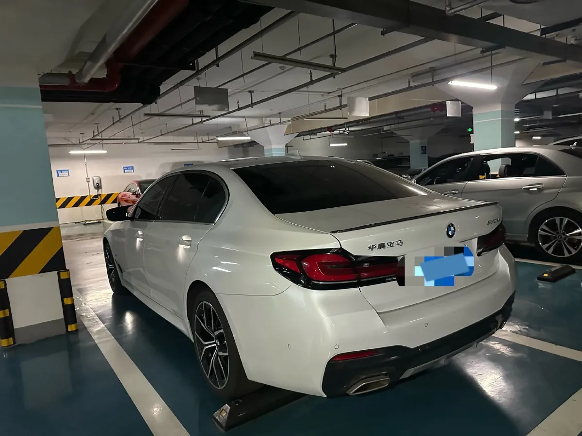 2022 BMW 5 Series 2.0T 252HP L4 8AT,autocango,china used car exporter,china ev exporter,chinese used car exporter,chinese used ev exporter