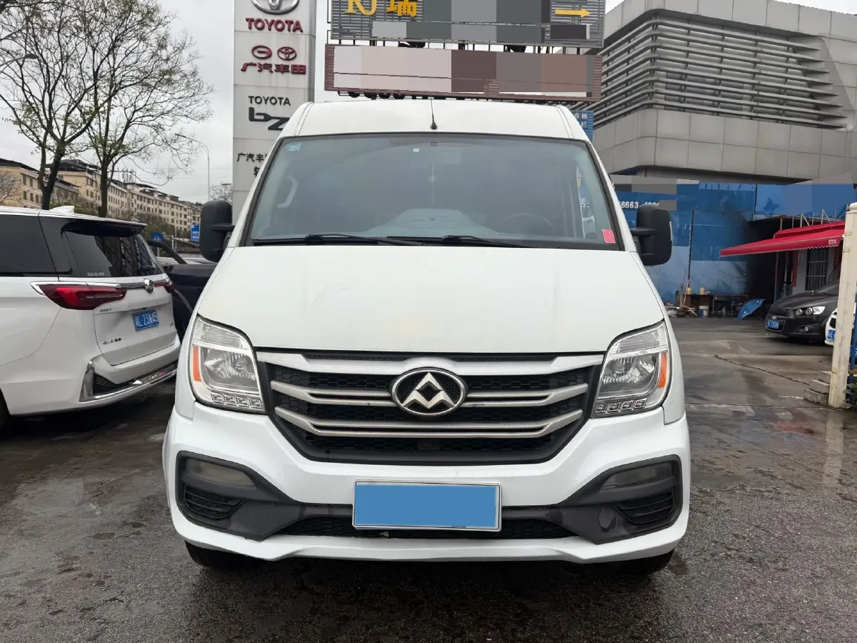 2018 MAXUS XinTu V80 2.5T 136HP L4 6MT,autocango,china used car exporter,china ev exporter,chinese used car exporter,chinese used ev exporter