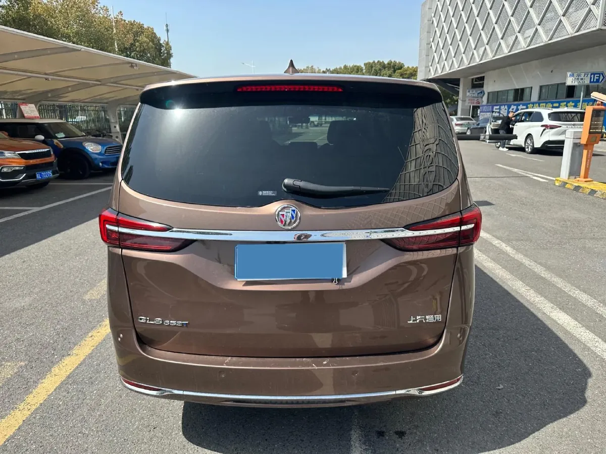 2022 Buick GL8 2.0T 237HP L4 9AT,autocango,china used car exporter,china ev exporter,chinese used car exporter,chinese used ev exporter