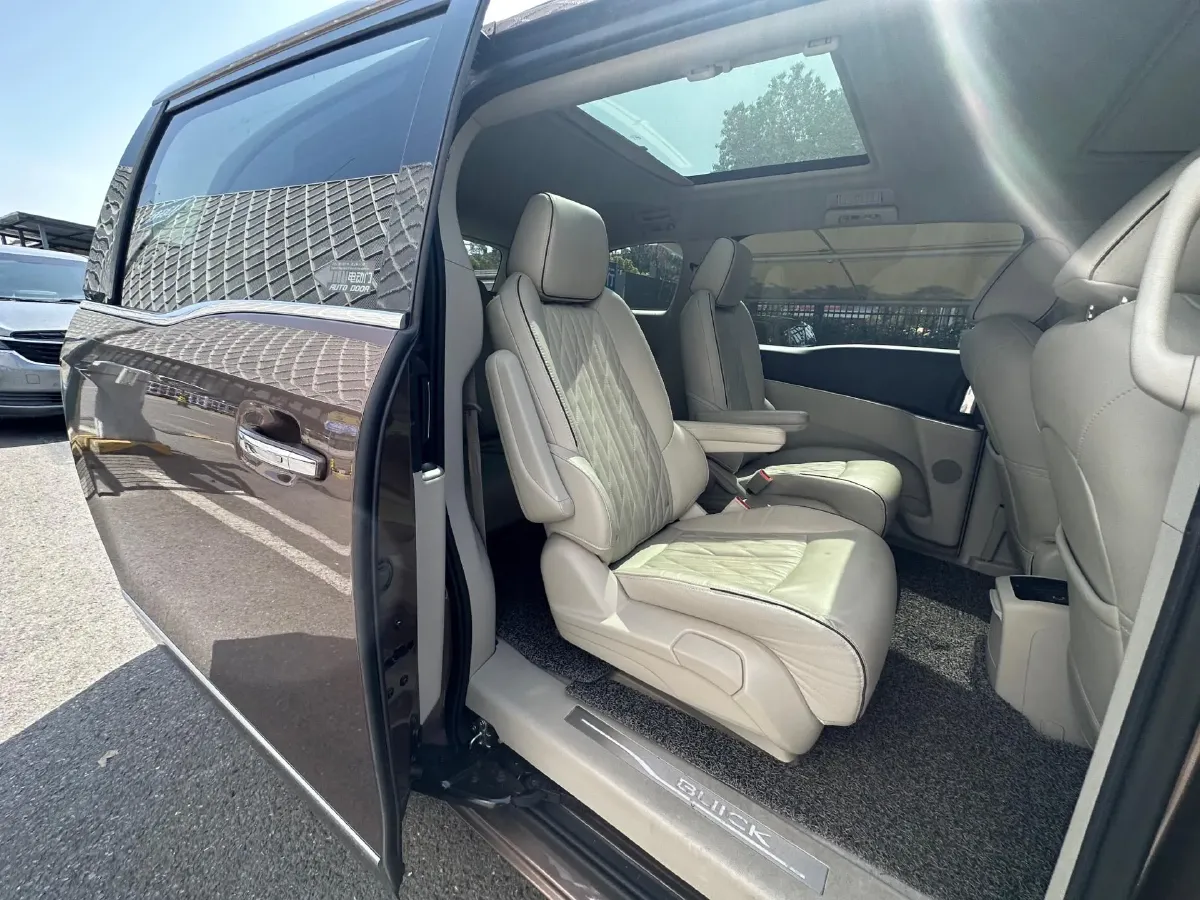 2022 Buick GL8 2.0T 237HP L4 9AT,autocango,china used car exporter,china ev exporter,chinese used car exporter,chinese used ev exporter