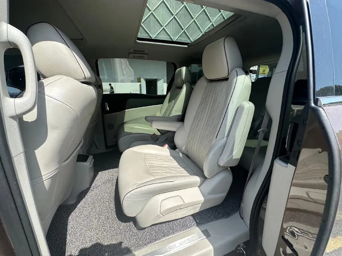 2022 Buick GL8 2.0T 237HP L4 9AT,autocango,china used car exporter,china ev exporter,chinese used car exporter,chinese used ev exporter