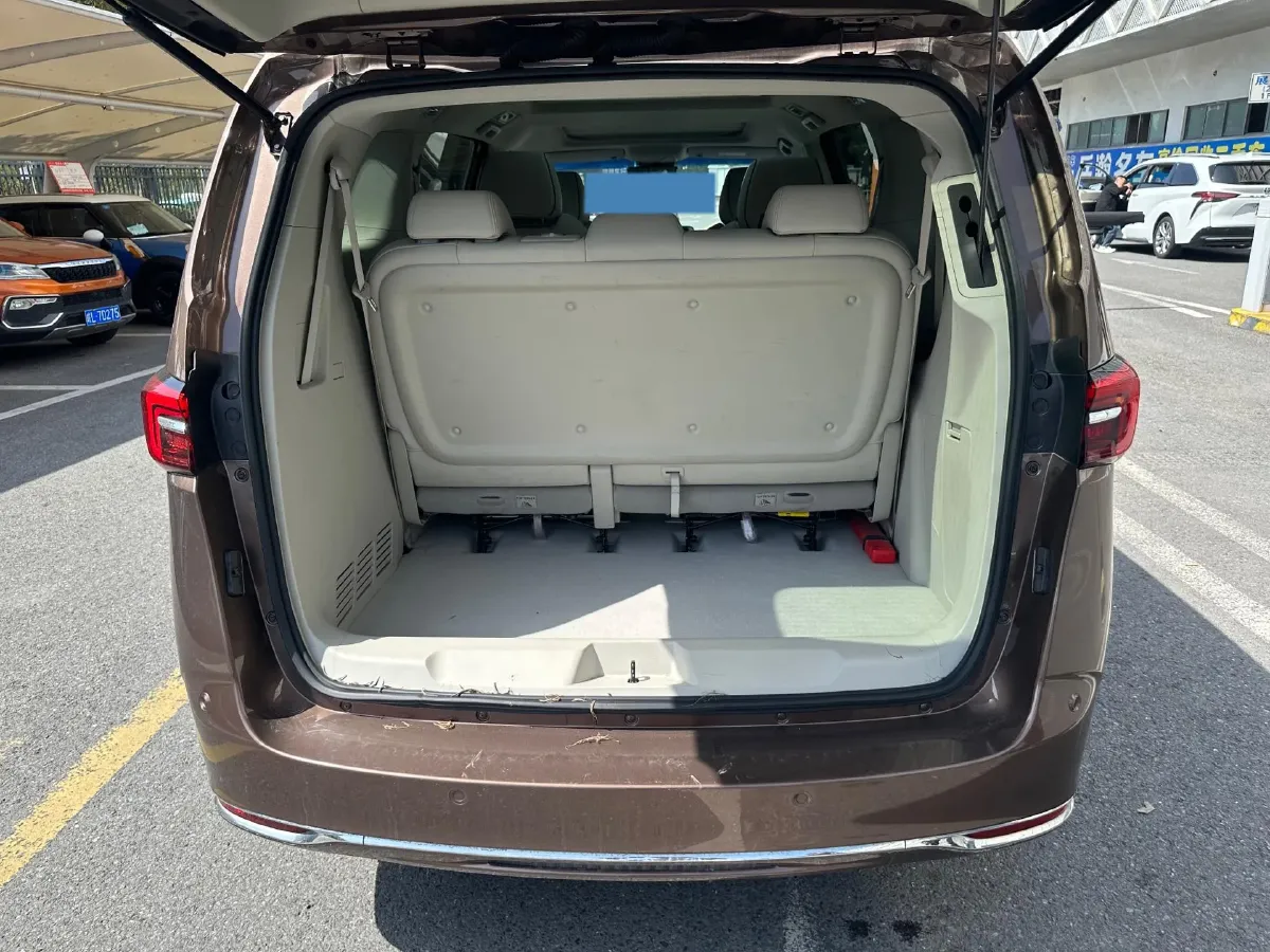 2022 Buick GL8 2.0T 237HP L4 9AT,autocango,china used car exporter,china ev exporter,chinese used car exporter,chinese used ev exporter