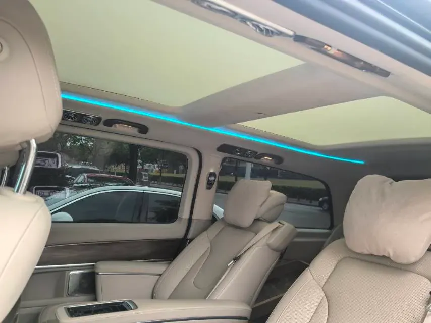 2022 Mercedes-Benz V Class 2.0T 211HP L4 9AT,autocango,china used car exporter,china ev exporter,chinese used car exporter,chinese used ev exporter