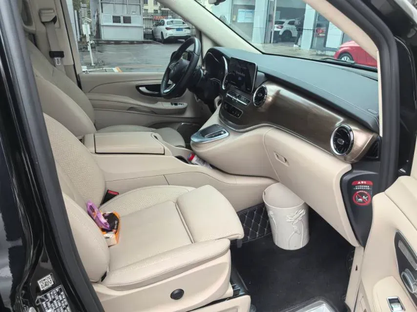 2022 Mercedes-Benz V Class 2.0T 211HP L4 9AT,autocango,china used car exporter,china ev exporter,chinese used car exporter,chinese used ev exporter