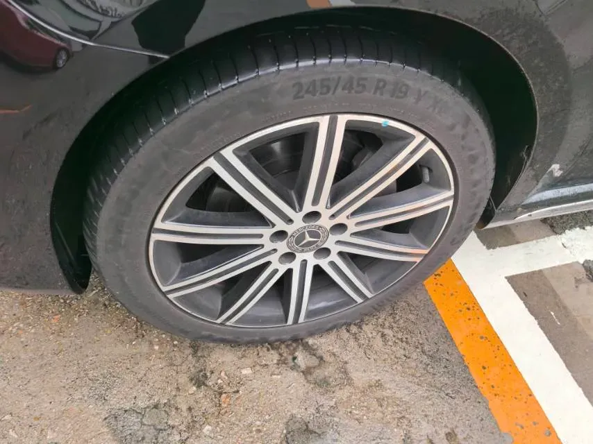 2022 Mercedes-Benz V Class 2.0T 211HP L4 9AT,autocango,china used car exporter,china ev exporter,chinese used car exporter,chinese used ev exporter