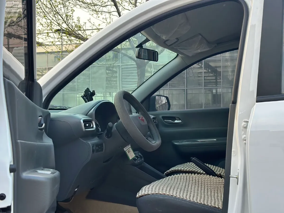 2025 WuLing HongGuang New Energy REEV 99HP REEV,autocango,china used car exporter,china ev exporter,chinese used car exporter,chinese used ev exporter