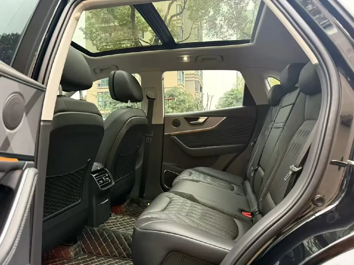 2023 HongQi HS5 2.0T 252HP L4 8AT,autocango,china used car exporter,china ev exporter,chinese used car exporter,chinese used ev exporter