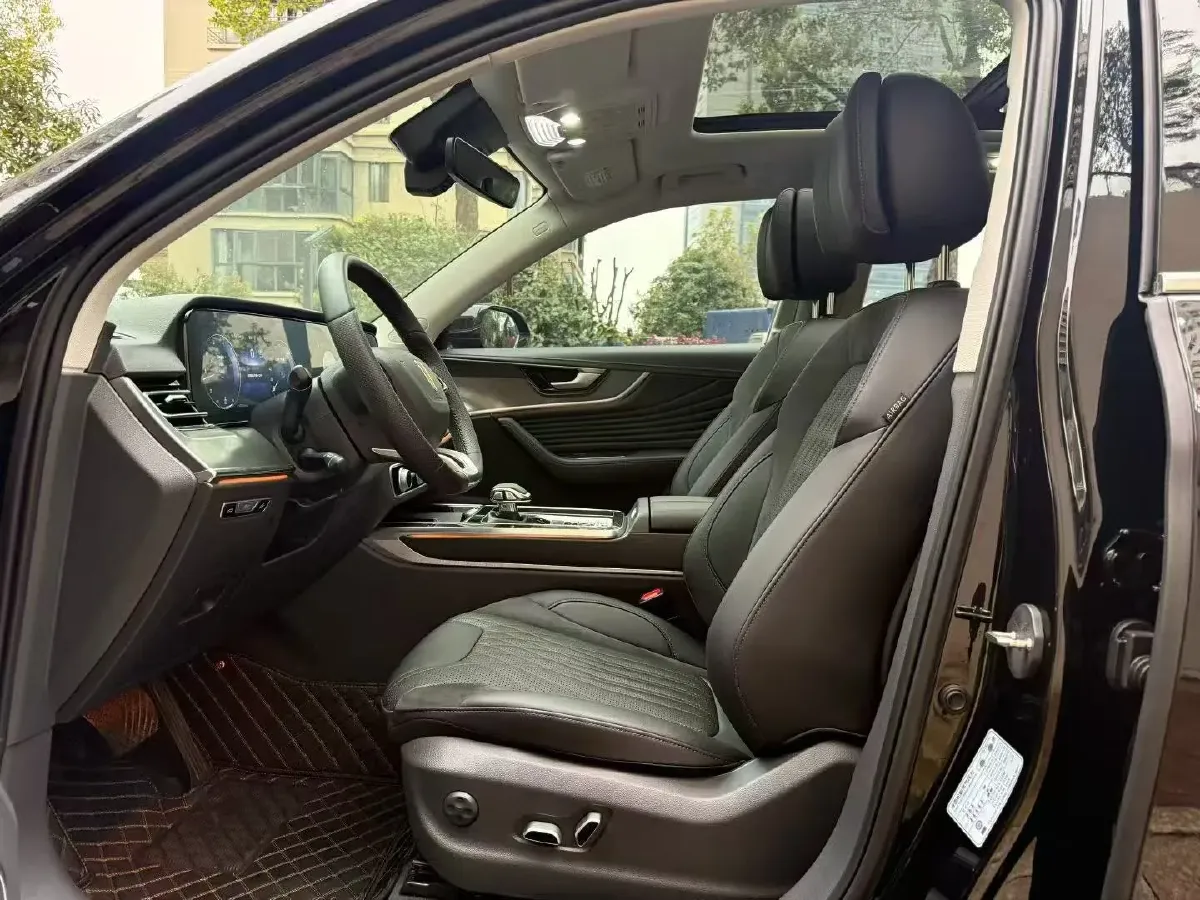 2023 HongQi HS5 2.0T 252HP L4 8AT,autocango,china used car exporter,china ev exporter,chinese used car exporter,chinese used ev exporter