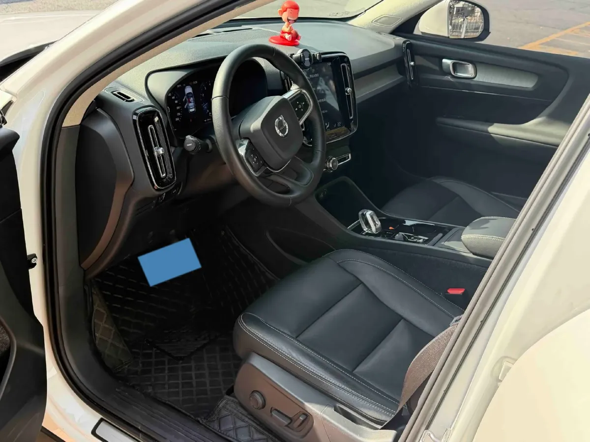 2021 Volvo XC40 2.0T 190HP L4 8AT,autocango,china used car exporter,china ev exporter,chinese used car exporter,chinese used ev exporter