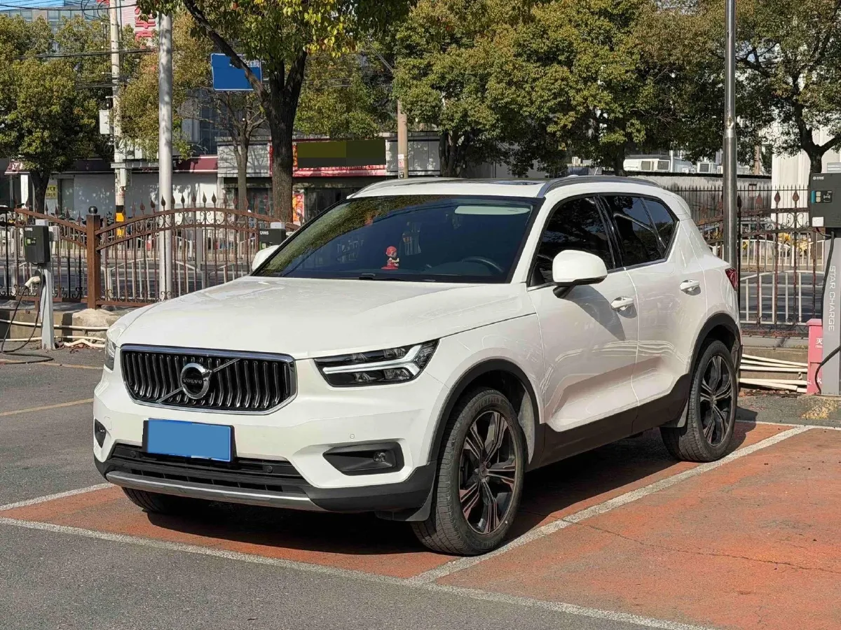 2021 Volvo XC40 2.0T 190HP L4 8AT,autocango,china used car exporter,china ev exporter,chinese used car exporter,chinese used ev exporter
