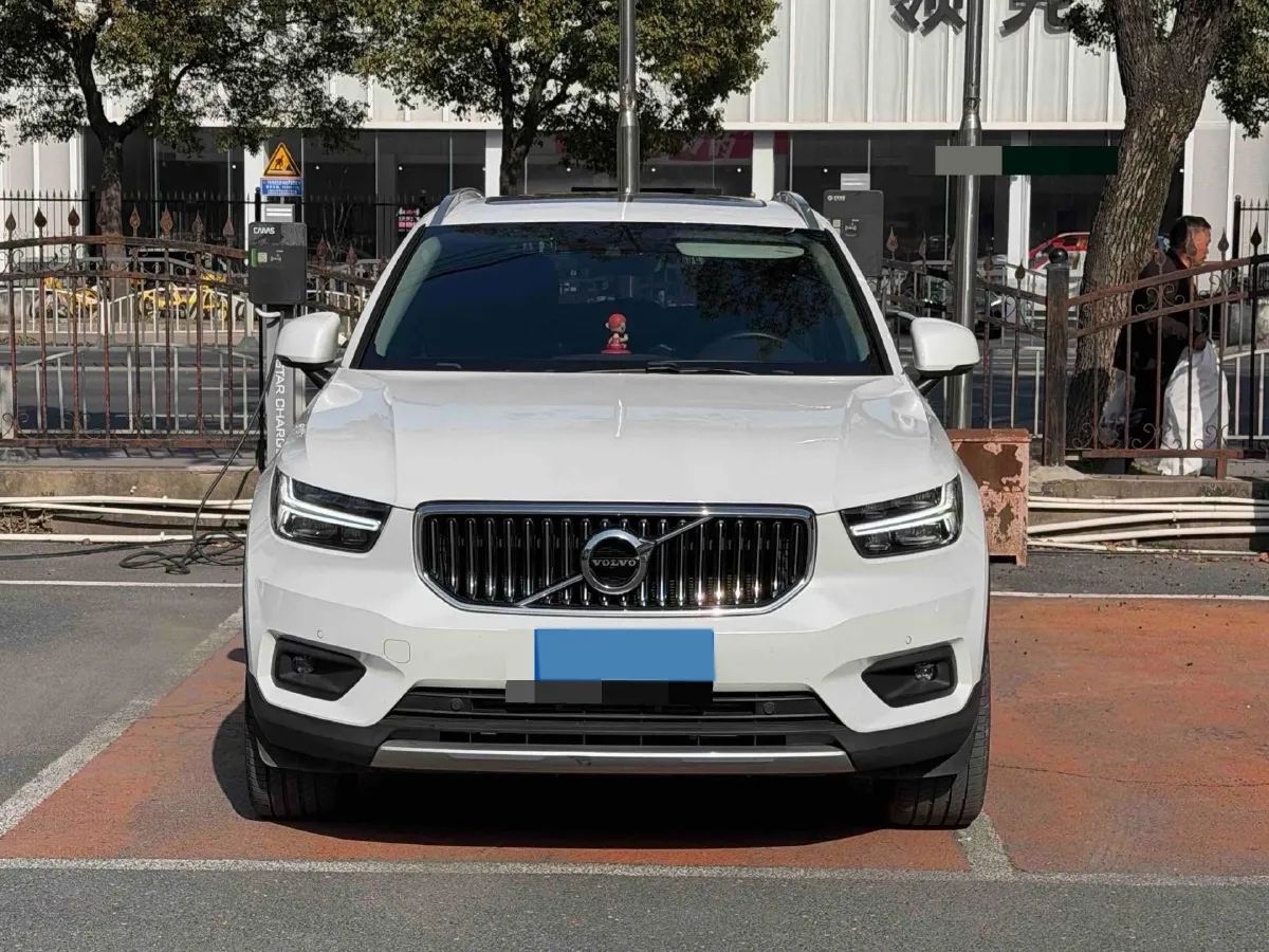 2021 Volvo XC40 2.0T 190HP L4 8AT,autocango,china used car exporter,china ev exporter,chinese used car exporter,chinese used ev exporter