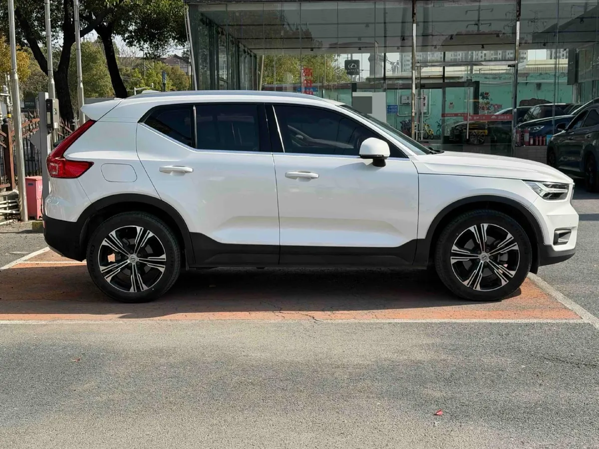 2021 Volvo XC40 2.0T 190HP L4 8AT,autocango,china used car exporter,china ev exporter,chinese used car exporter,chinese used ev exporter