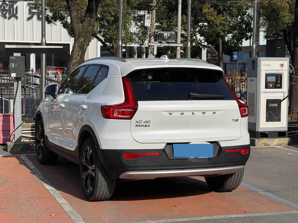 2021 Volvo XC40 2.0T 190HP L4 8AT,autocango,china used car exporter,china ev exporter,chinese used car exporter,chinese used ev exporter