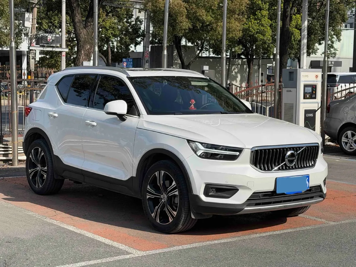 2021 Volvo XC40 2.0T 190HP L4 8AT,autocango,china used car exporter,china ev exporter,chinese used car exporter,chinese used ev exporter