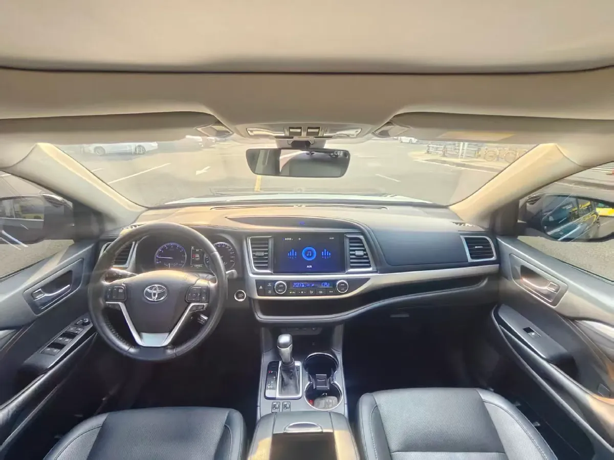 2021 Toyota Highlander 2.0T 220HP L4 6AT,autocango,china used car exporter,china ev exporter,chinese used car exporter,chinese used ev exporter