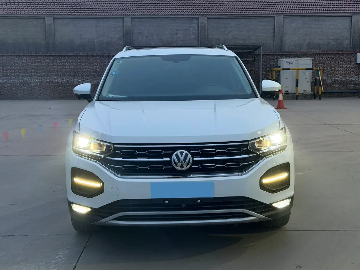 2019 Jeep Cherokee 2.0T 234HP L4 9AT,autocango,china used car exporter,china ev exporter,chinese used car exporter,chinese used ev exporter