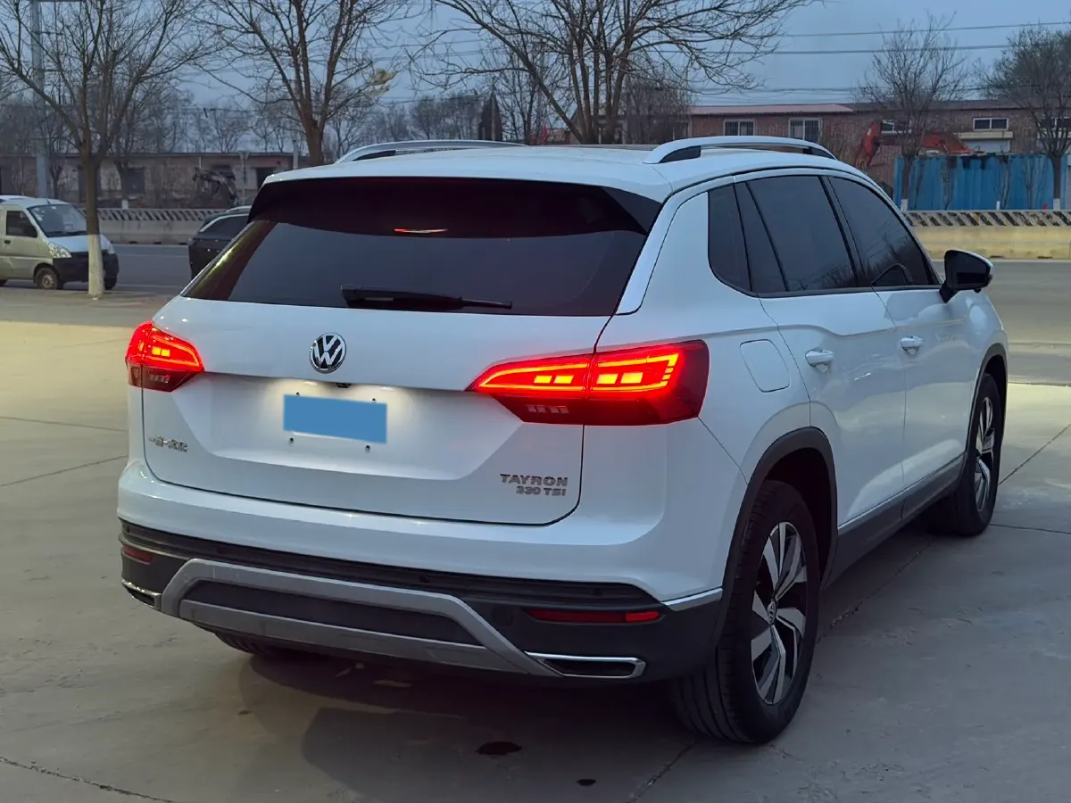 2019 Jeep Cherokee 2.0T 234HP L4 9AT,autocango,china used car exporter,china ev exporter,chinese used car exporter,chinese used ev exporter