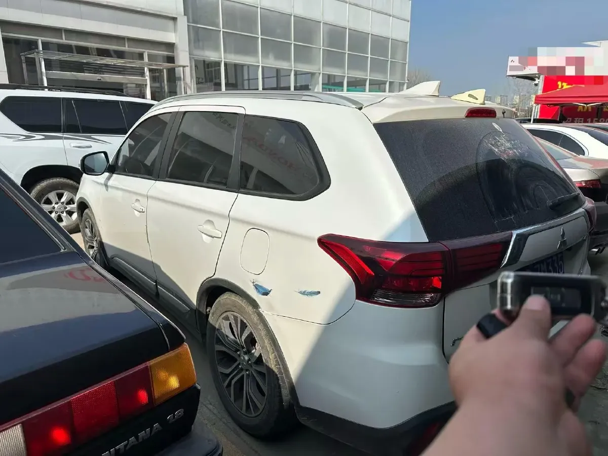 2018 Mitsubishi Outlander 2.0L 166HP L4 CVT,autocango,china used car exporter,china ev exporter,chinese used car exporter,chinese used ev exporter