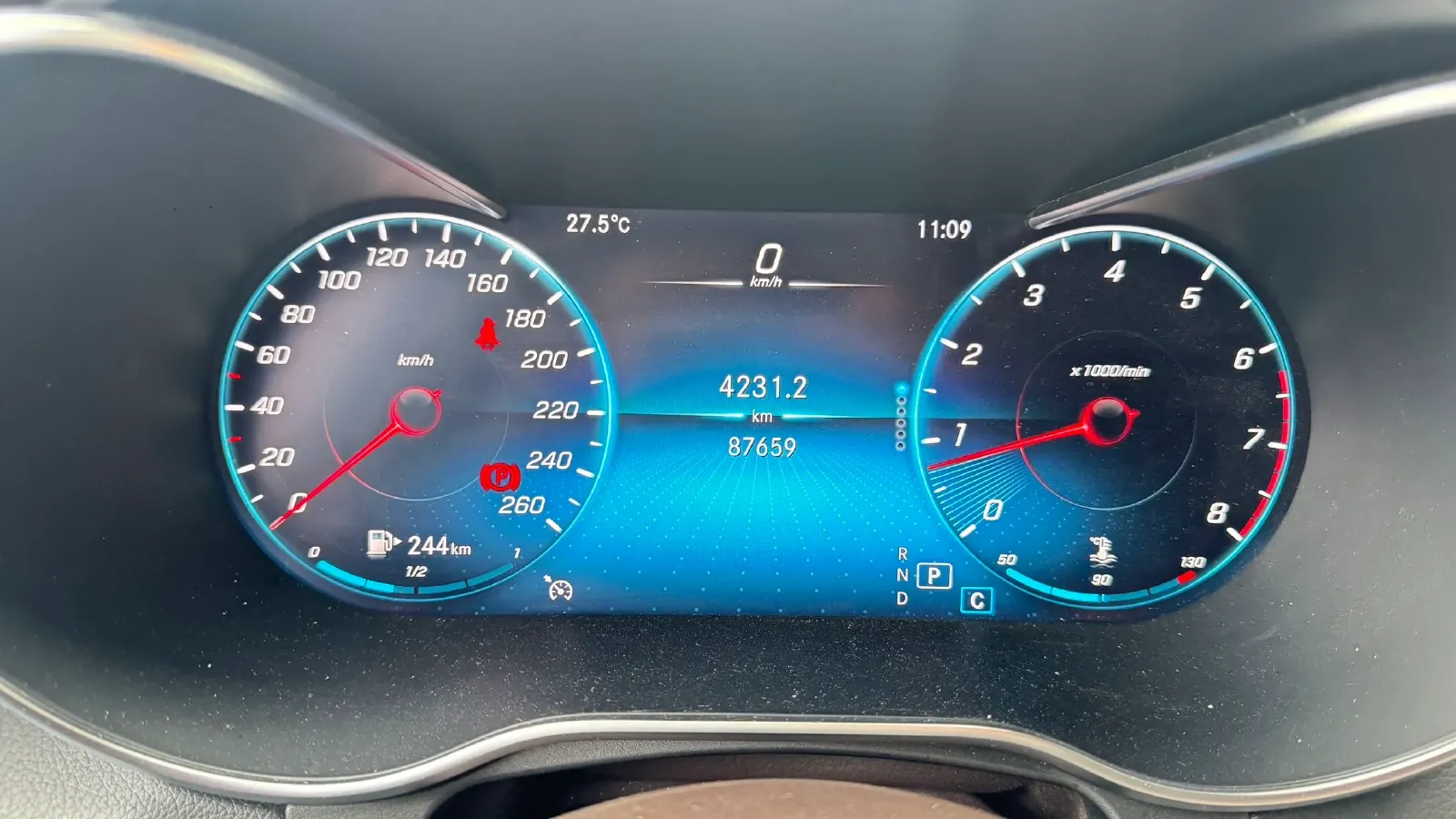 2021 Mercedes-Benz GLC Class 2.0T 197HP L4 9AT,autocango,china used car exporter,china ev exporter,chinese used car exporter,chinese used ev exporter