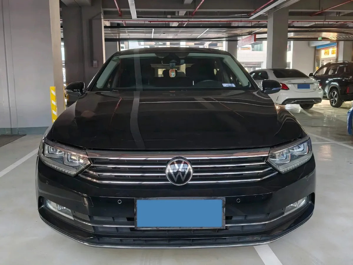 2019 Volkswagen Magotan 2.0T 186HP L4 7DCT,autocango,china used car exporter,china ev exporter,chinese used car exporter,chinese used ev exporter