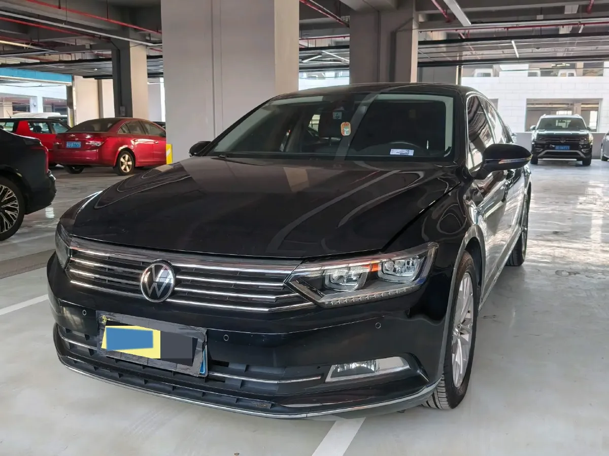 2019 Volkswagen Magotan 2.0T 186HP L4 7DCT,autocango,china used car exporter,china ev exporter,chinese used car exporter,chinese used ev exporter