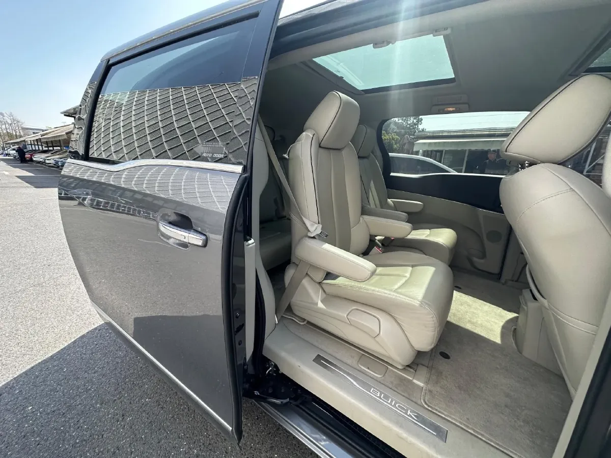 2021 Buick GL8 2.0T 237HP L4 9AT,autocango,china used car exporter,china ev exporter,chinese used car exporter,chinese used ev exporter