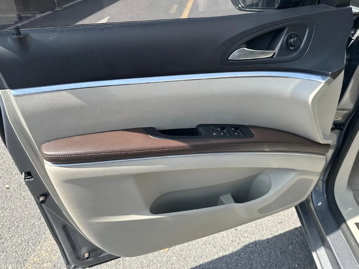 2021 Buick GL8 2.0T 237HP L4 9AT,autocango,china used car exporter,china ev exporter,chinese used car exporter,chinese used ev exporter