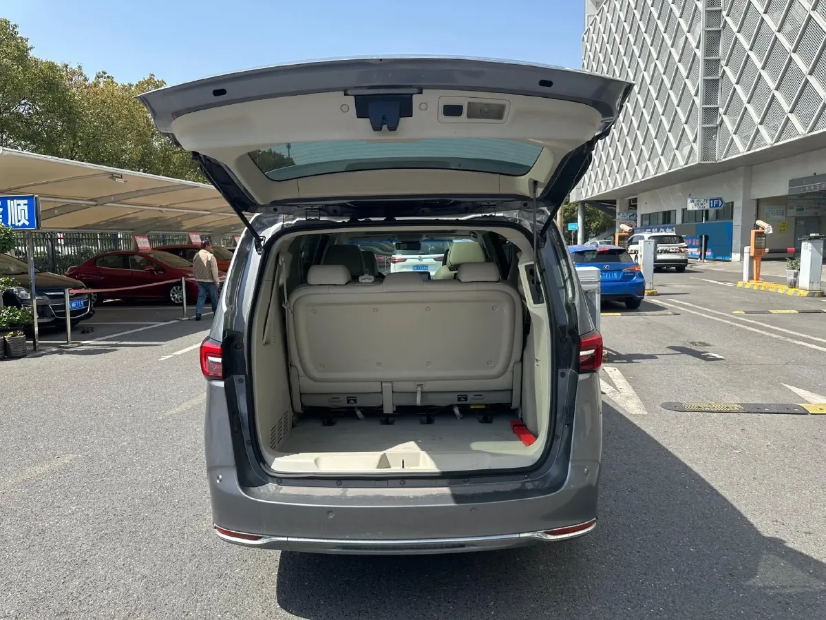 2021 Buick GL8 2.0T 237HP L4 9AT,autocango,china used car exporter,china ev exporter,chinese used car exporter,chinese used ev exporter