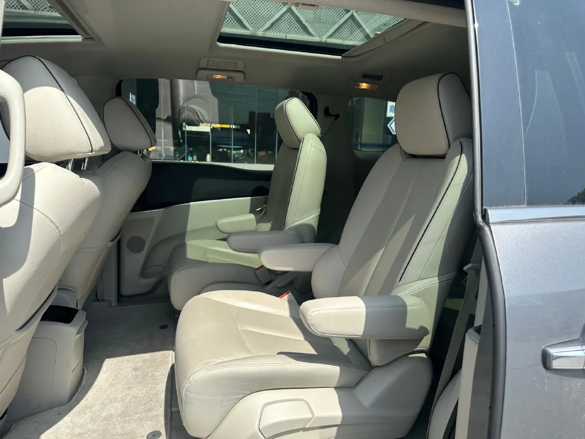 2021 Buick GL8 2.0T 237HP L4 9AT,autocango,china used car exporter,china ev exporter,chinese used car exporter,chinese used ev exporter