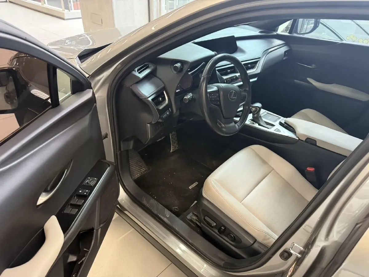 2019 Lexus UX 2.0L 146HP L4 E-CVT Hybrid,autocango,china used car exporter,china ev exporter,chinese used car exporter,chinese used ev exporter