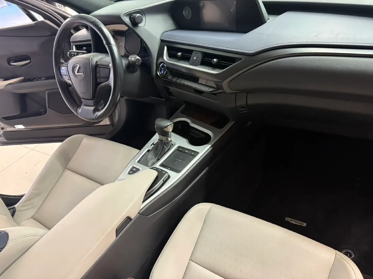 2019 Lexus UX 2.0L 146HP L4 E-CVT Hybrid,autocango,china used car exporter,china ev exporter,chinese used car exporter,chinese used ev exporter