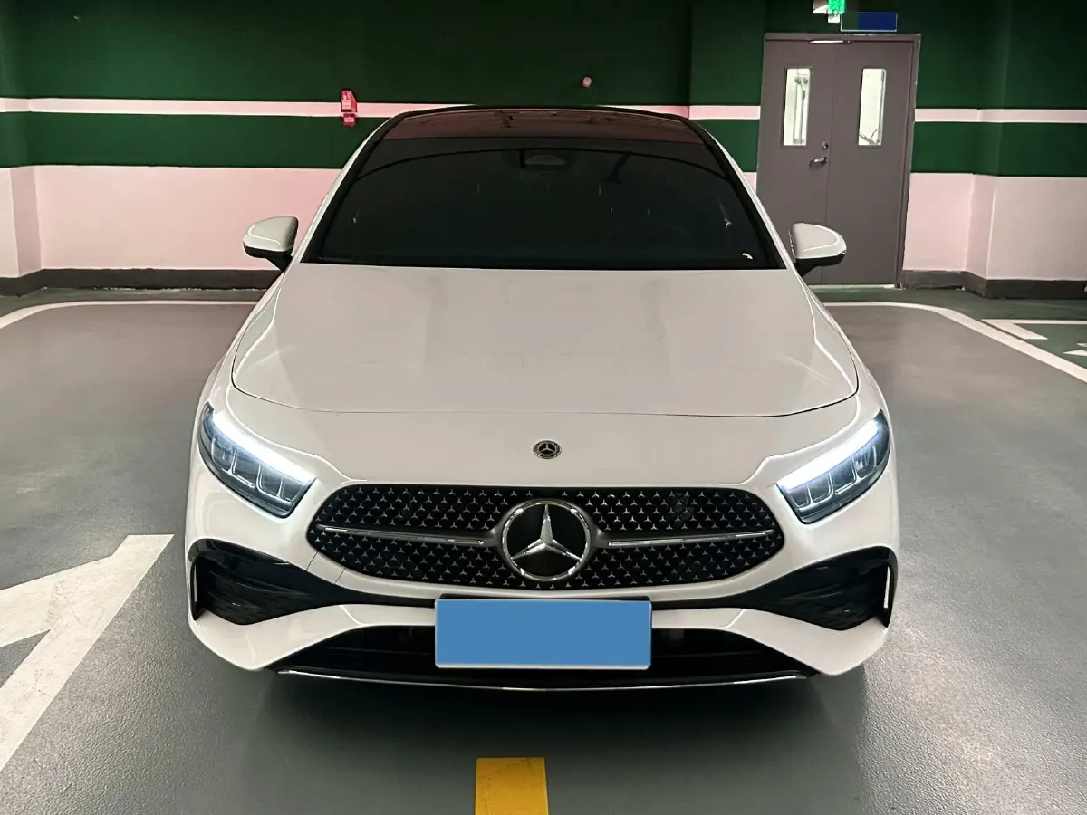 2023 Mercedes-Benz A Class 1.3T 163HP L4 7DCT,autocango,china used car exporter,china ev exporter,chinese used car exporter,chinese used ev exporter