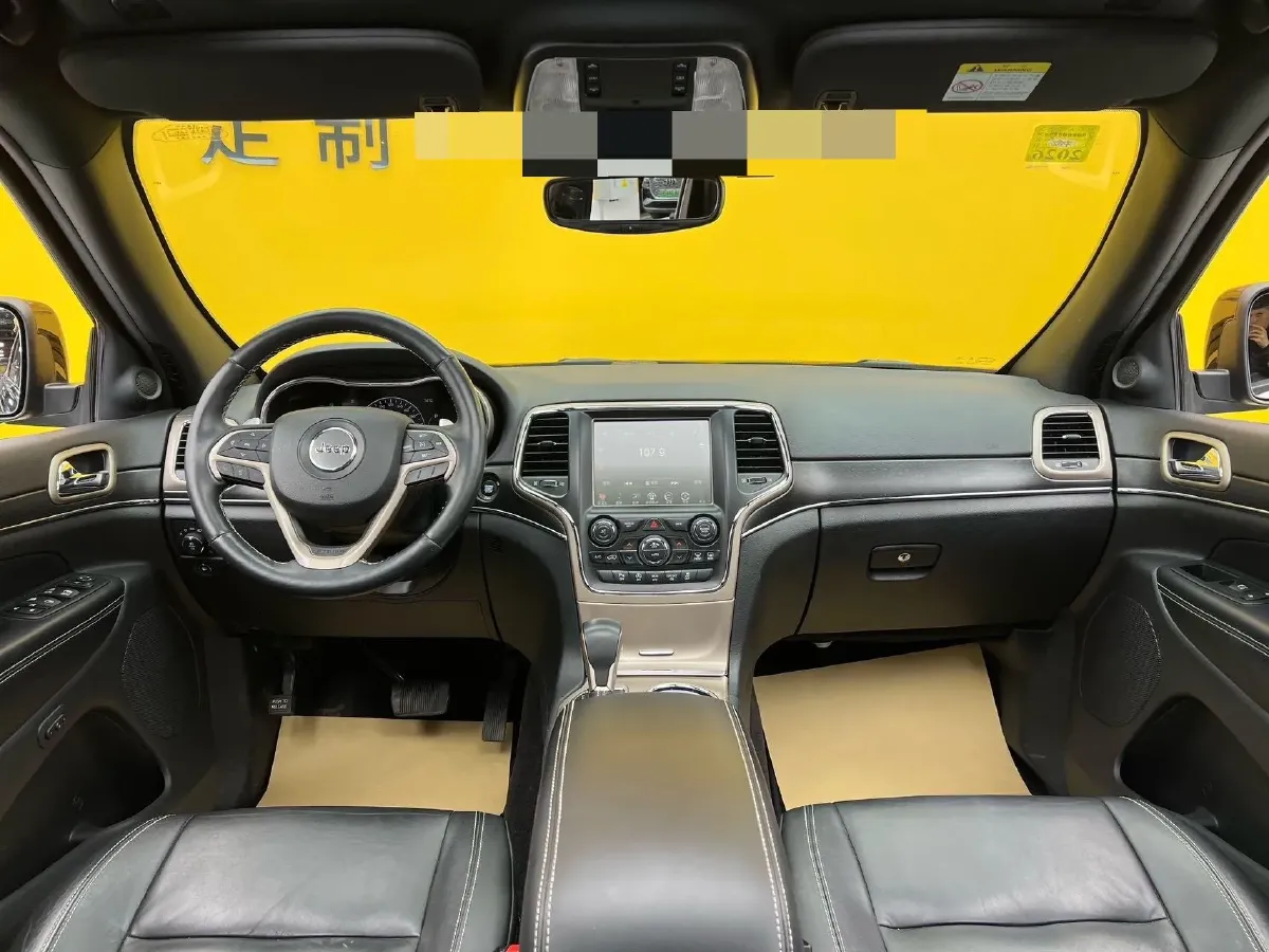 2016 Jeep Grand Cherokee 3.0L 234HP V6 8AT,autocango,china used car exporter,china ev exporter,chinese used car exporter,chinese used ev exporter