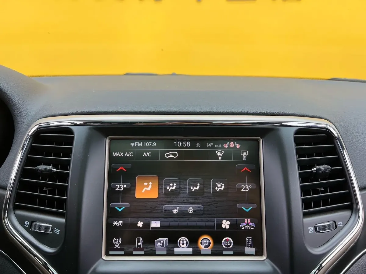 2016 Jeep Grand Cherokee 3.0L 234HP V6 8AT,autocango,china used car exporter,china ev exporter,chinese used car exporter,chinese used ev exporter