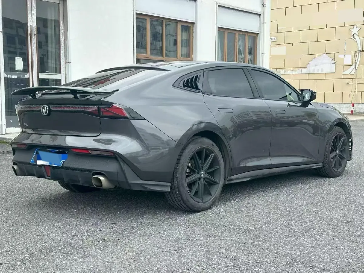 2022 ChangAn UNI-V 1.5T 188HP L4 7DCT,autocango,china used car exporter,china ev exporter,chinese used car exporter,chinese used ev exporter